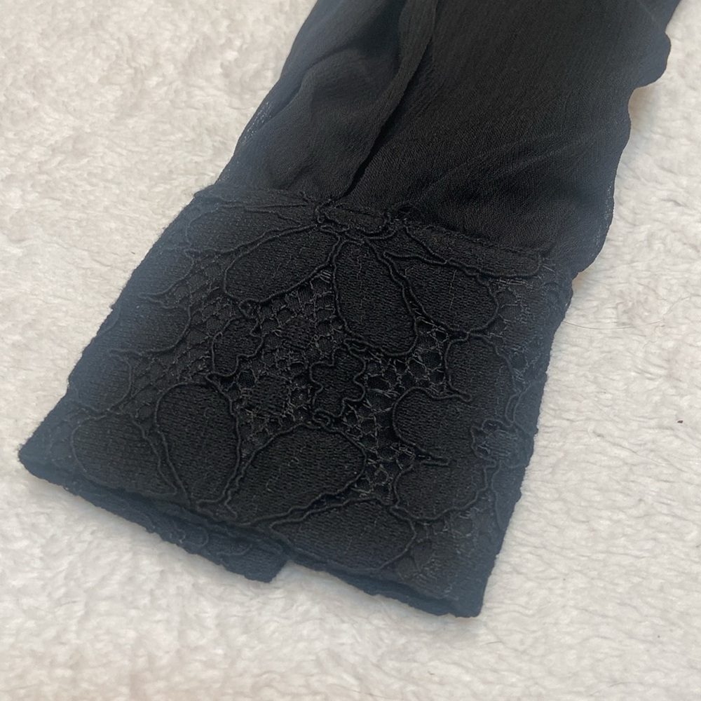 AQUA NWT Size XS Long Sleeve Black Lace Top Bloomingdale’s Exclusive - Picture 3 of 13
